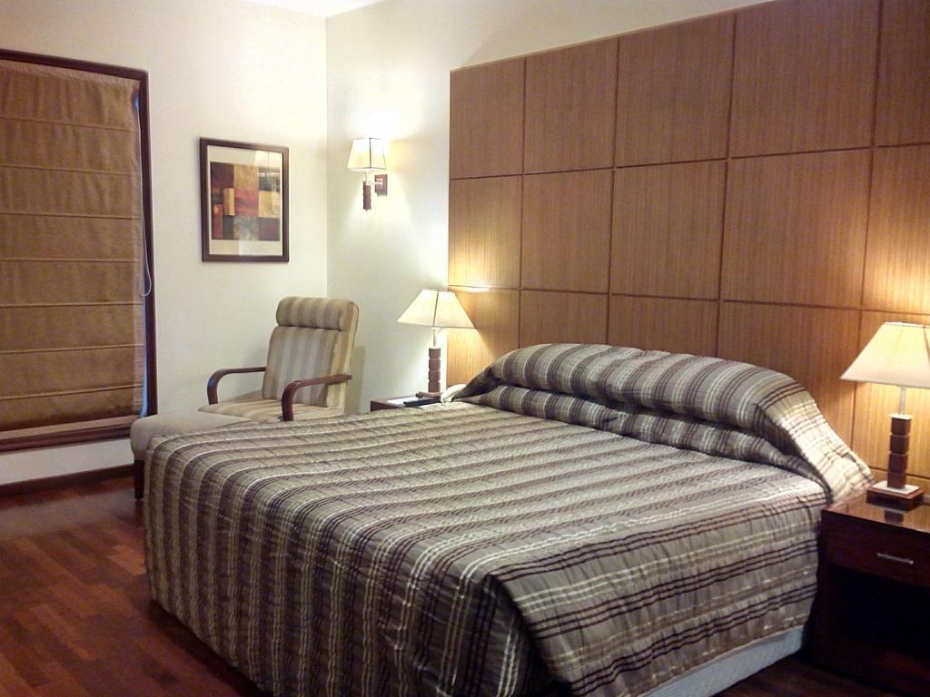 The Ocean Pearl Retreat Hotel New Delhi Room photo